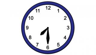 Eine Uhr. Die Uhrzeit ist 7:30 Uhr.