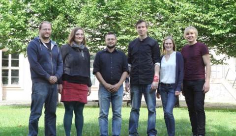 Das Team der WerkStadt für Beteiligung, von links: Thomas Geisler, Katharina Tietz, Nils Jonas, Kay-Uwe Kärsten, Fanni Schmidt, Sebastian Karnstaedt Gruppenbild des Teams der WerkStadt für Beteiligung