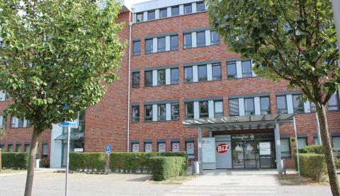 Außenansicht der Agentur für Arbeit Potsdam.
