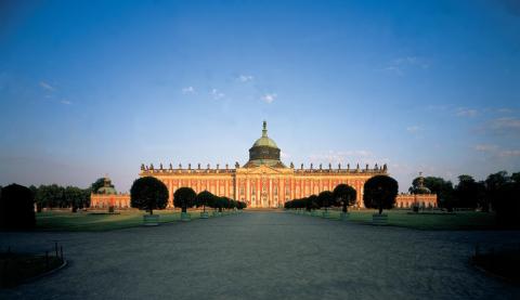 Neues Palais Parkanlage mit Blick auf das Neue Palais.